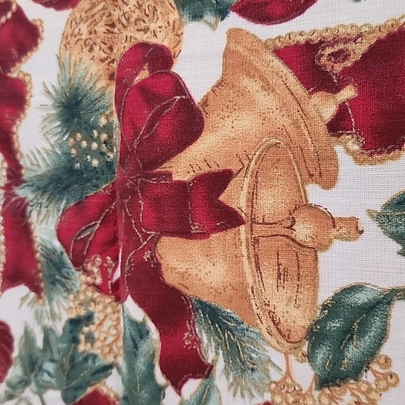 Vintage Christmas Table Cloth 70x53 - Picture 4 of 6